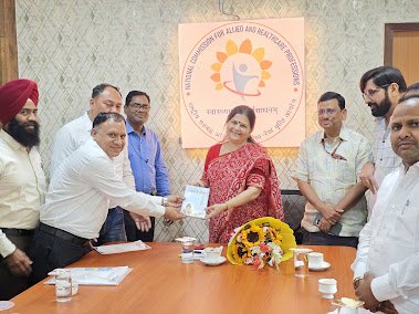 मेडिकल लैब टेक्नोलॉजिस्ट को बेसिक लैब रिपोर्ट्स पर हस्ताक्षर का अधिकार